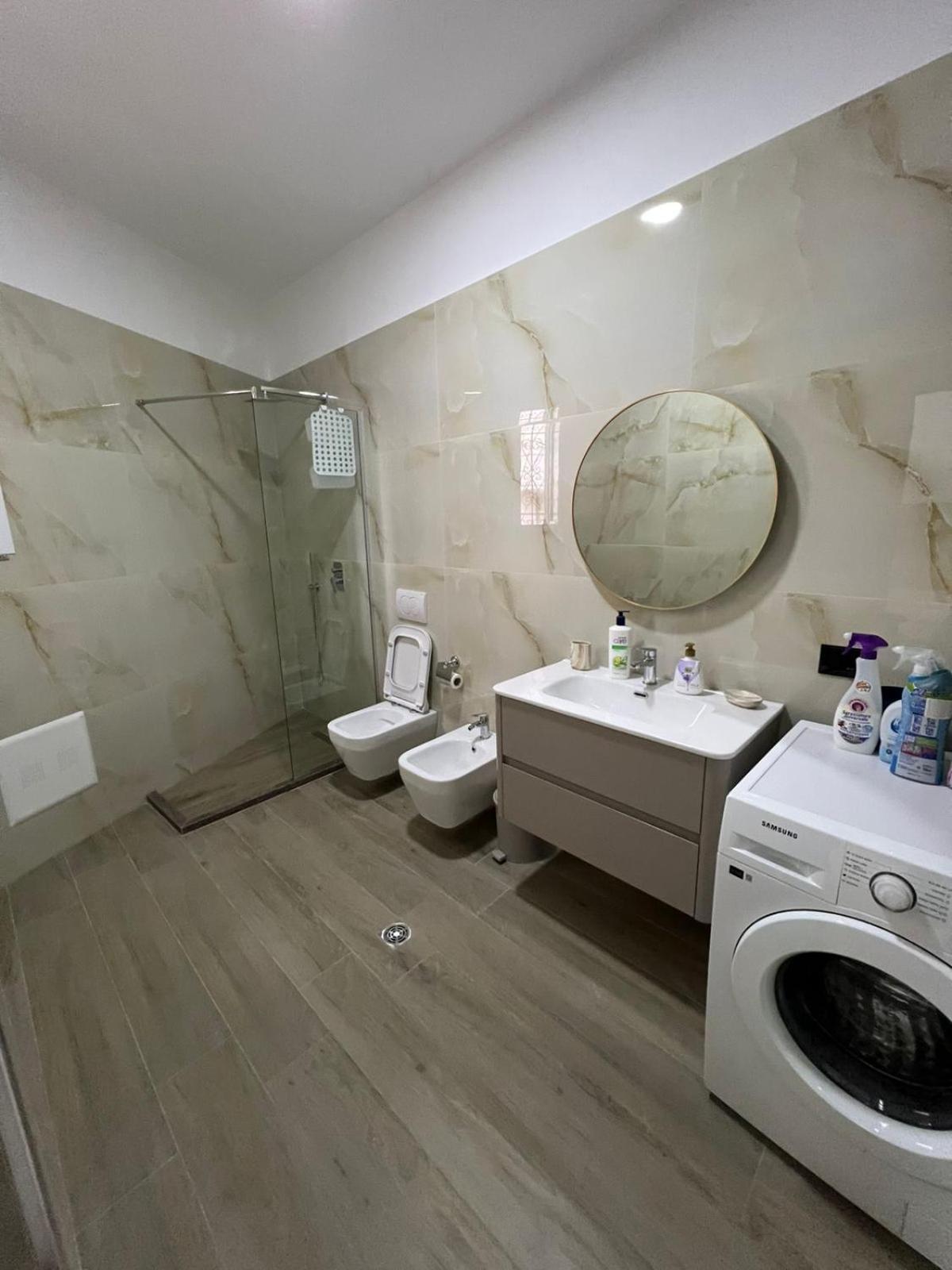 Large Apartment วญอเรอ ภายนอก รูปภาพ